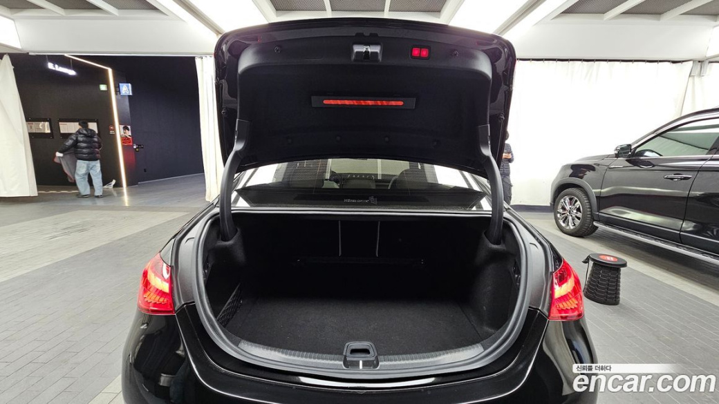 Mercedes-Benz C-Class C300 4MATIC AMG Line, 2023