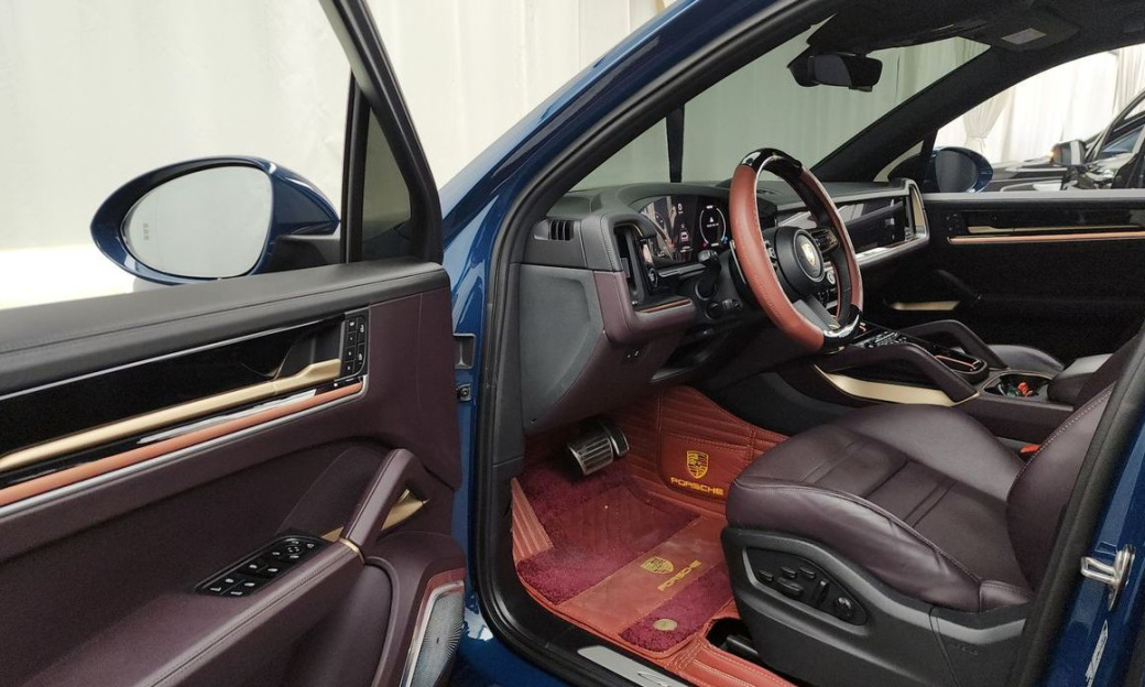 Porsche Cayenne 3.0, 2024