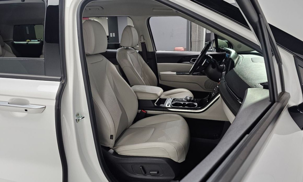 Kia Carnival 9-Seater Noblesse, 2022