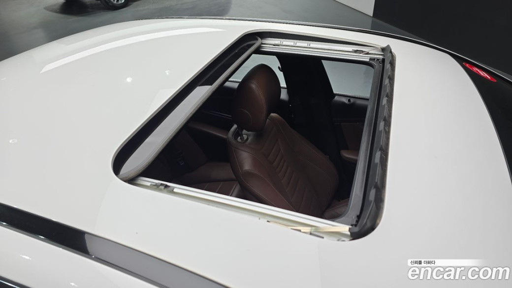 Mercedes-Benz E-Class E350 4MATIC Exclusive, 2023