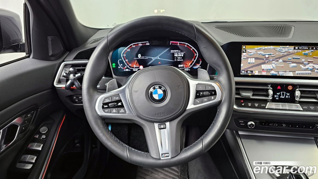 BMW 3-Series 320i M Sport, 2022