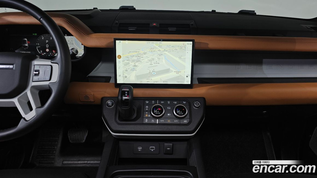 Land Rover Defender 130 D300 X-Dynamic HSE, 2024