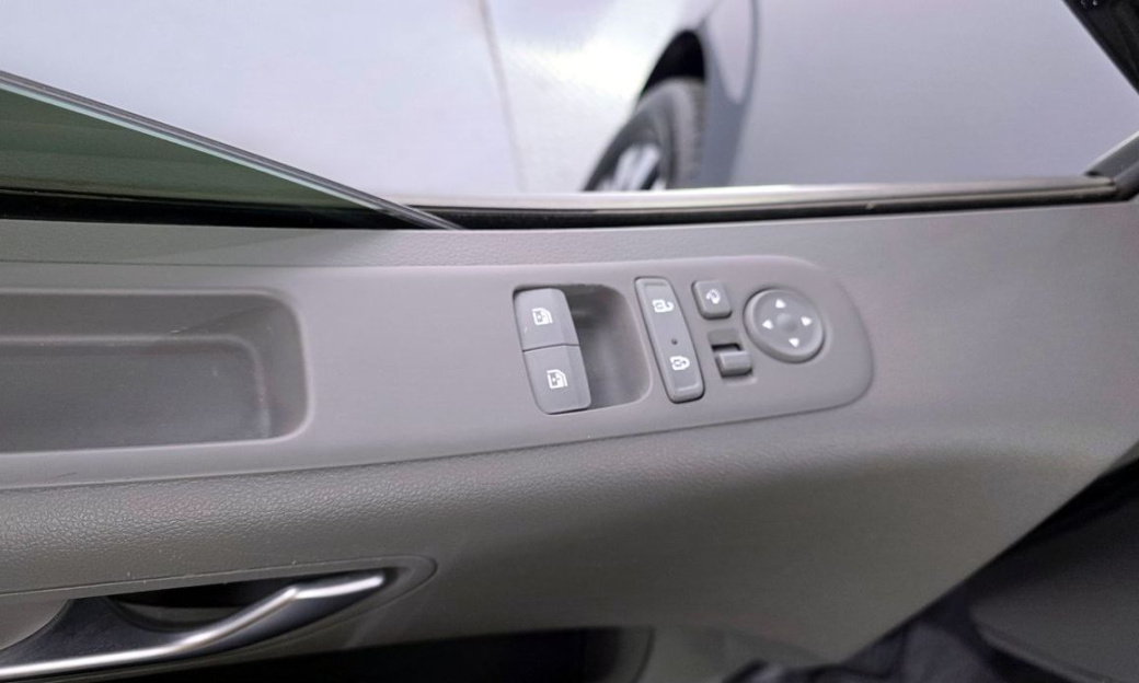 Hyundai Staria 4WD Lounge 9-Seater, 2022