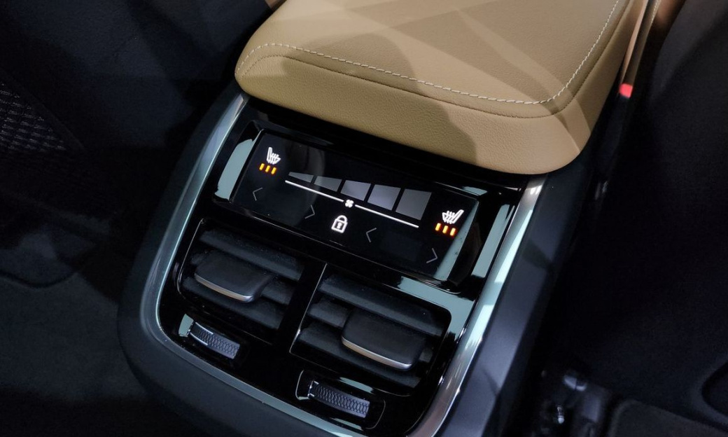 Volvo XC60 B5 Ultra Bright, 2025