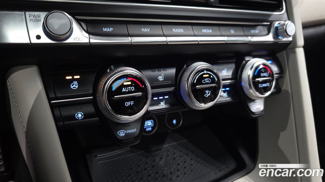 Genesis G70 Gasoline 2.0T 4WD, 2023
