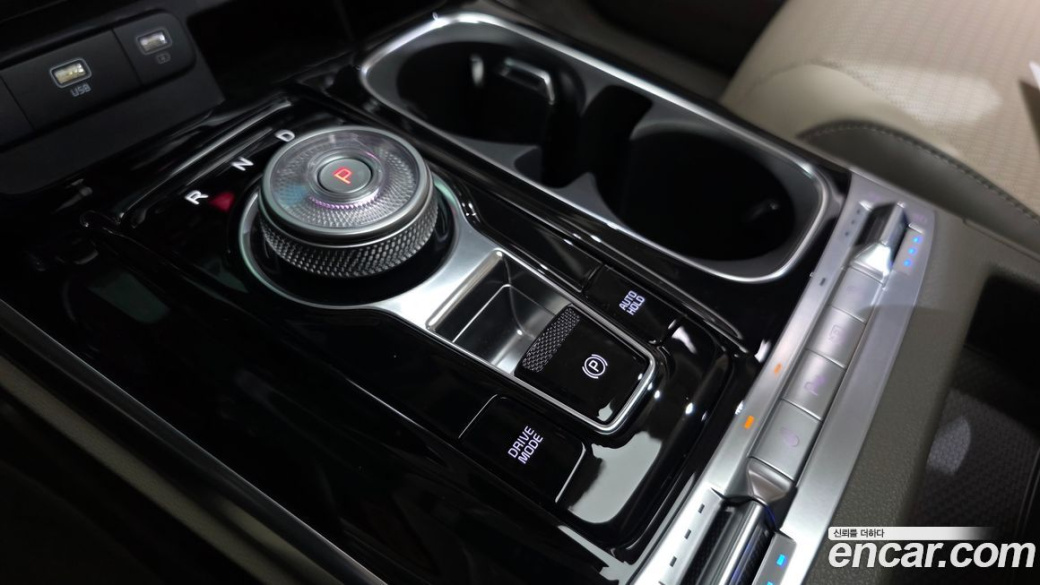 Kia Carnival 7-Seater Signature, 2023