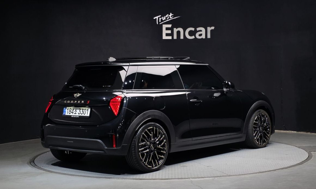 Mini Cooper Favoured, 2025