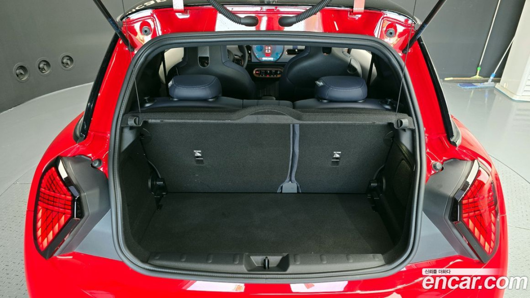 Mini Cooper Favoured, 2025