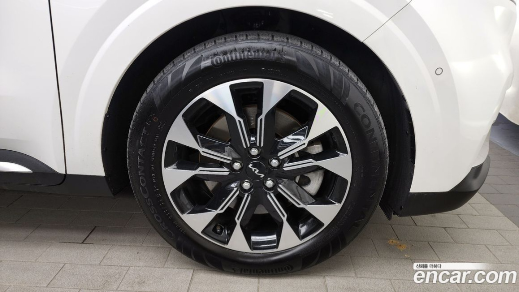 Kia Carnival 9-Seater Signature, 2023