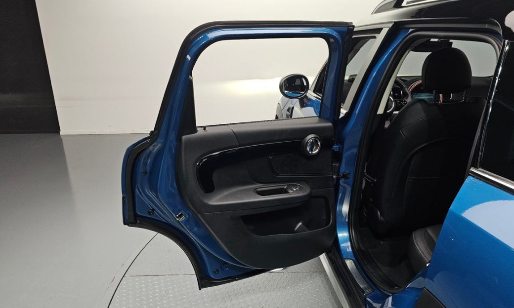 Mini Countryman Classic Plus Launch Pack, 2023