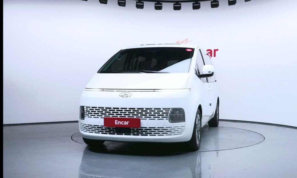 Hyundai Staria 4WD Tourer 9-Seater, 2024