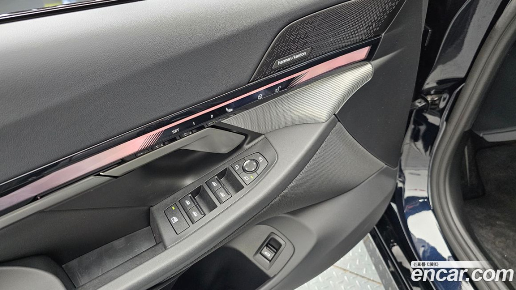 BMW 5-Series 520i M Sport, 2025