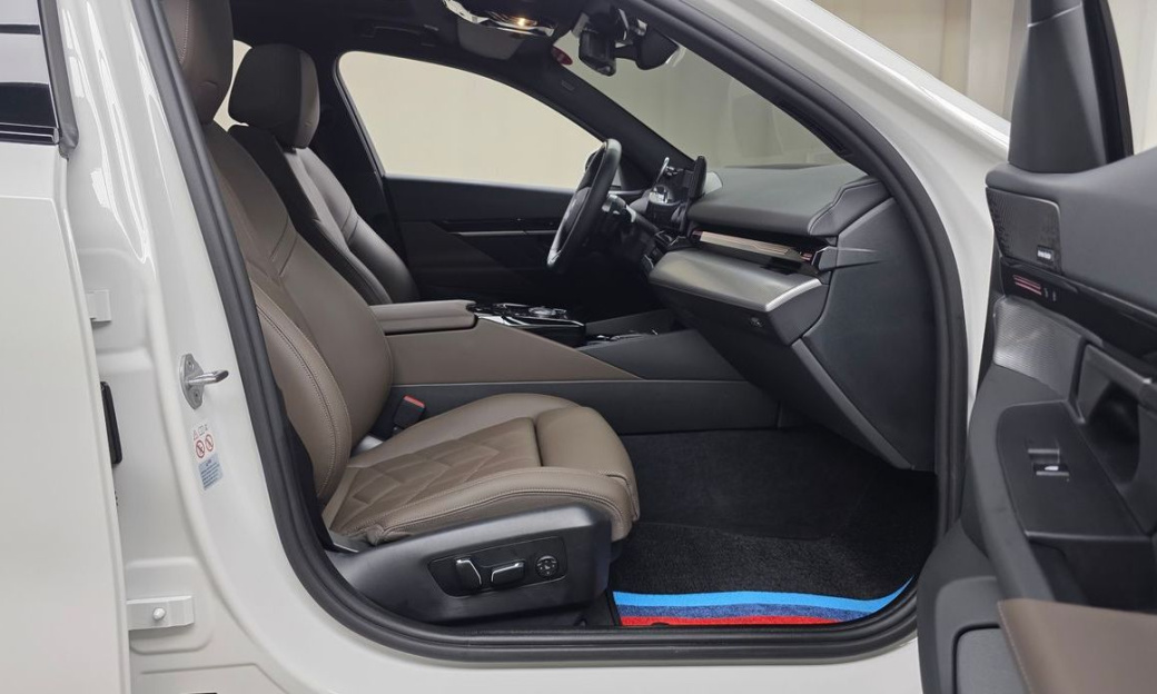 BMW 5-Series 520i M Sport, 2024