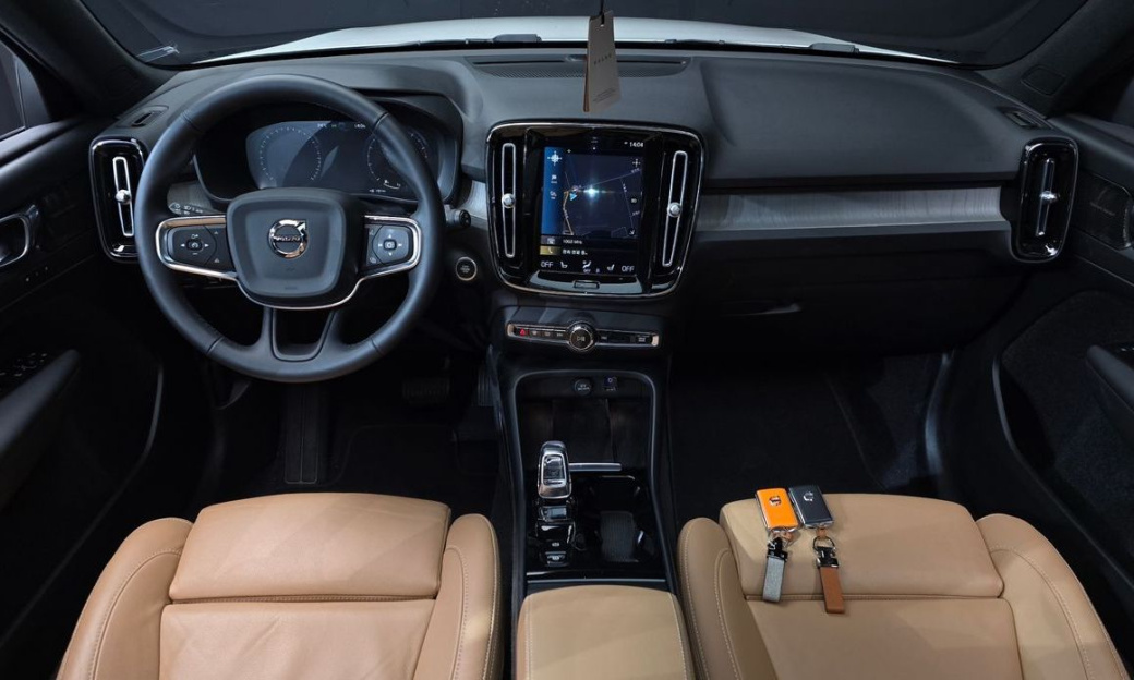 Volvo XC40 B4 Inscription, 2022