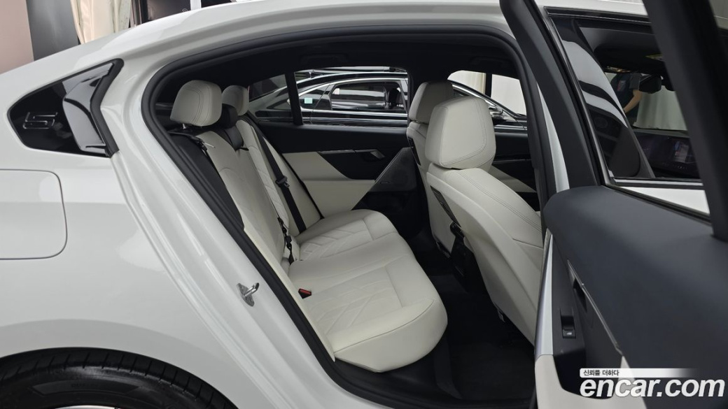 BMW 5-Series 520i M Sport, 2024