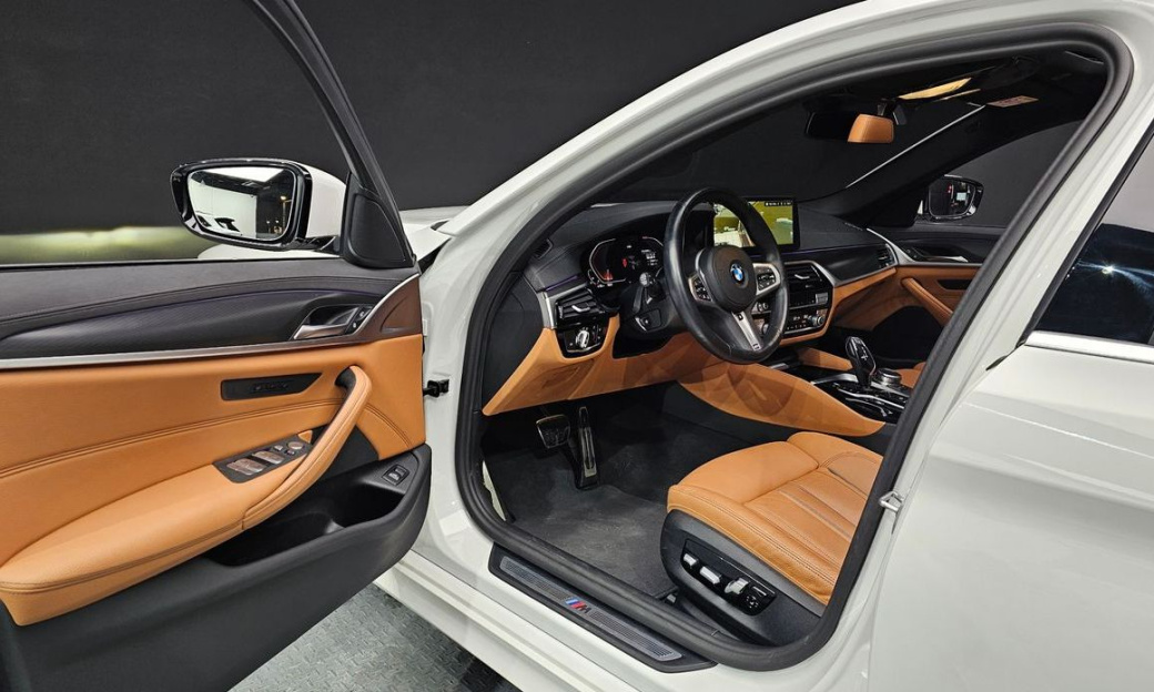 BMW 5-Series 520i M Sport, 2023