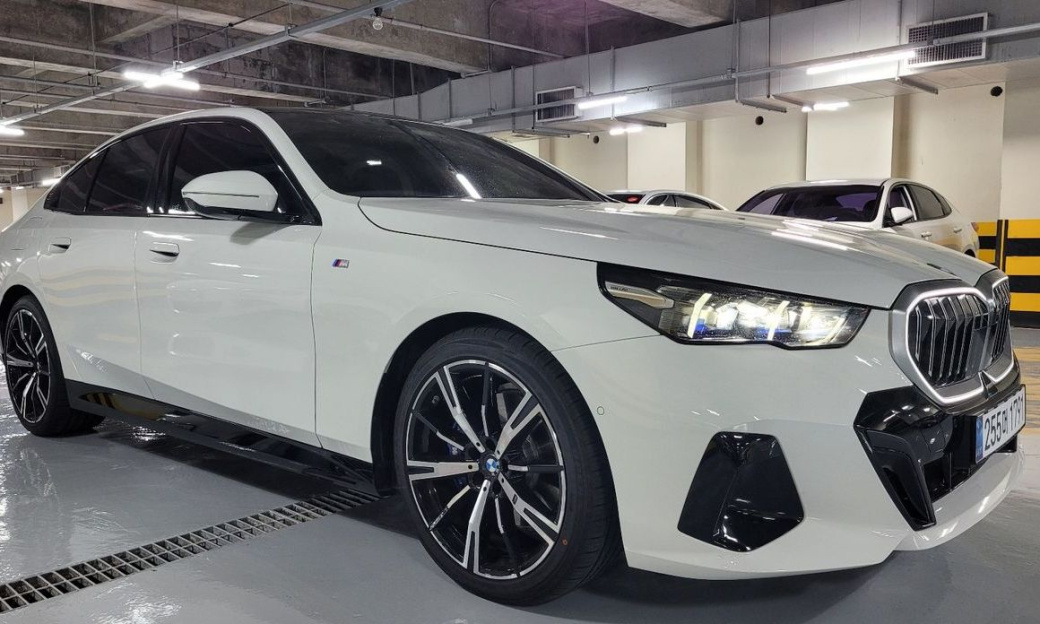 BMW 5-Series 530i xDrive M Sport, 2025