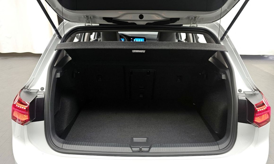 Volkswagen Golf 2.0 TDI Prestige, 2024