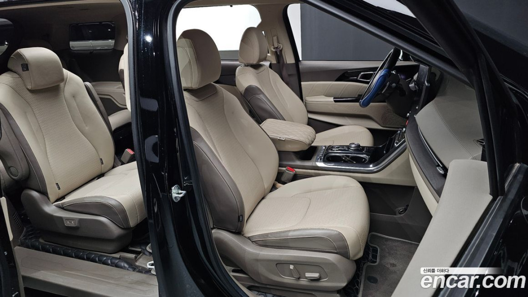 Kia Carnival 9-Seater Signature, 2023