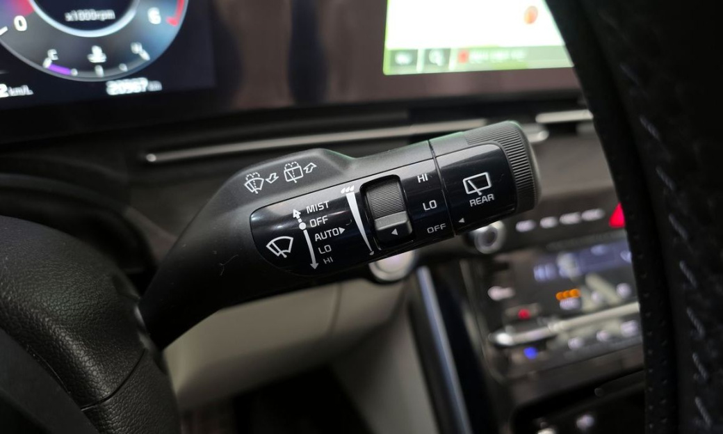 Kia Carnival 9-Seater Signature, 2023