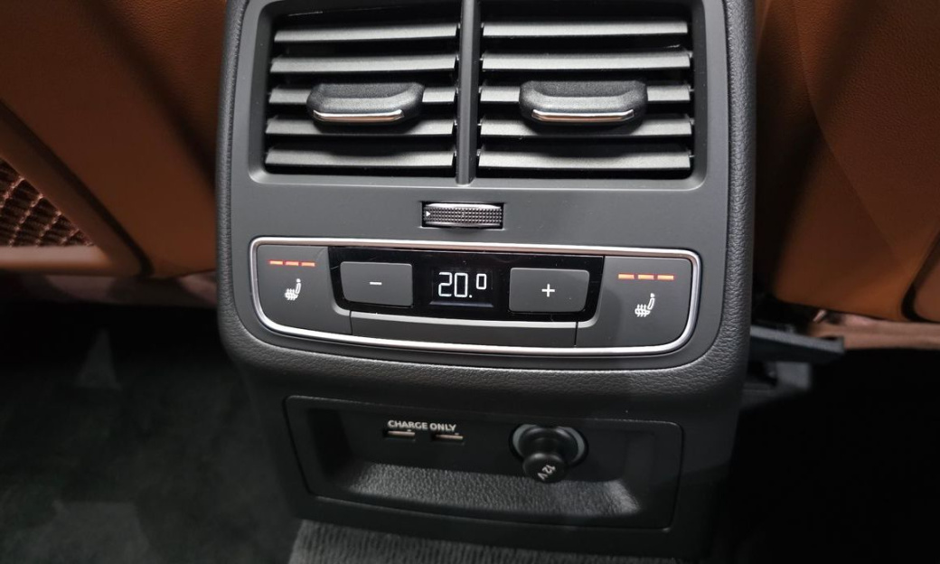 Audi A4 40 TFSI Premium, 2023