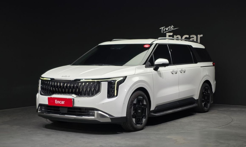 Kia Carnival 7-Seater Signature, 2024