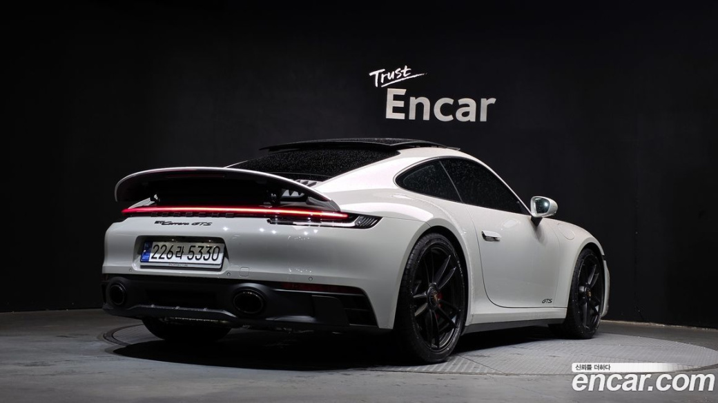 Porsche 911 Carrera GTS, 2023
