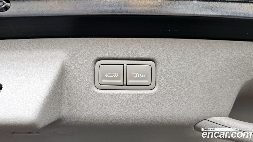 Hyundai Staria 4WD Lounge 9-Seater, 2023
