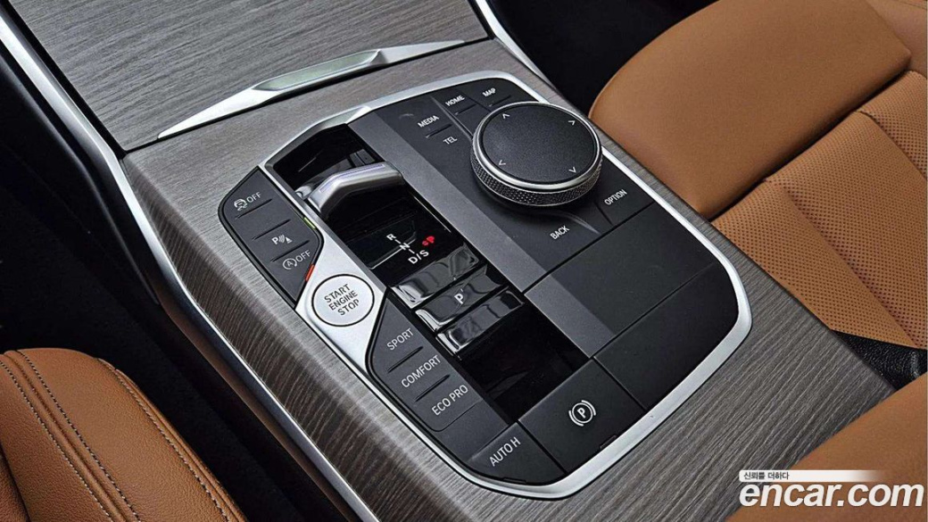 BMW 3-Series 320i Touring, 2025
