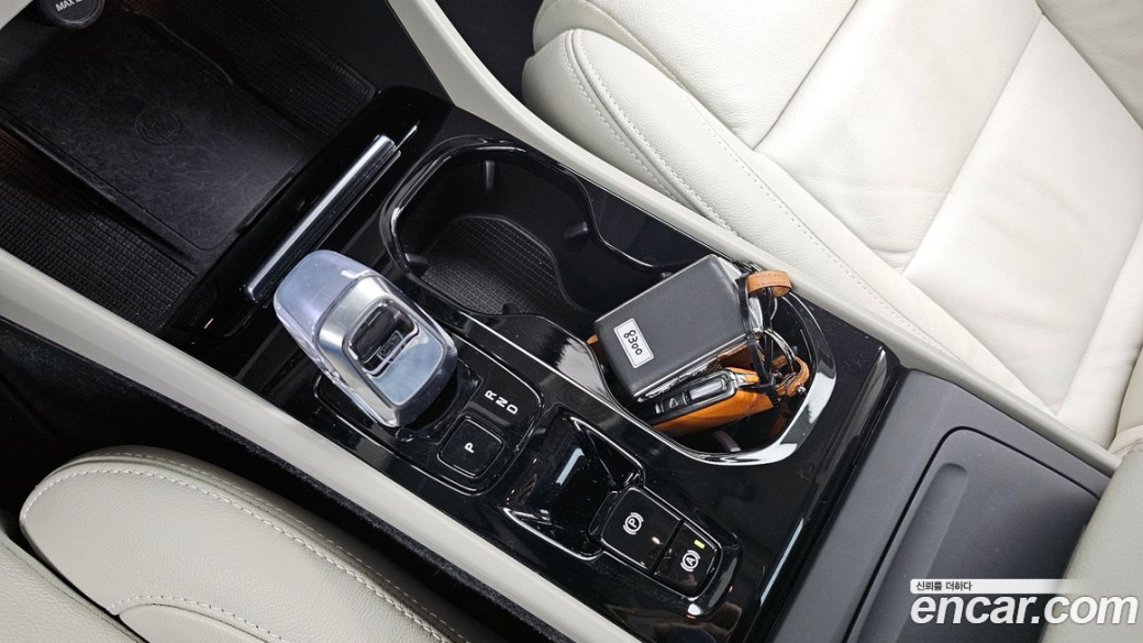 Volvo XC40 B4 Ultimate Bright, 2023