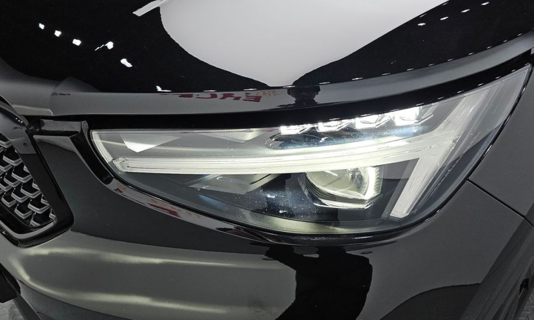 Volvo XC40 B4 Black Edition, 2025