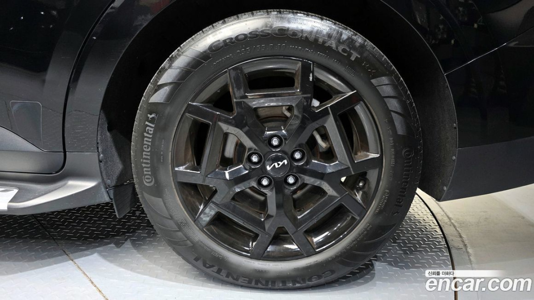 Kia Carnival 9-Seater Gravity, 2025