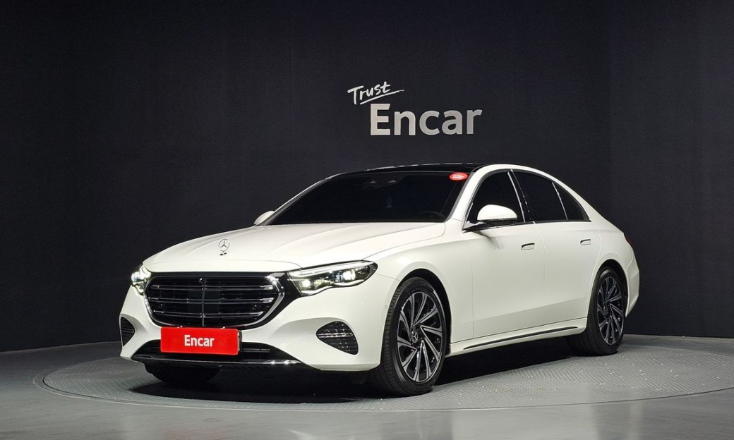 Mercedes-Benz E-Class E300 4MATIC Exclusive, 2024