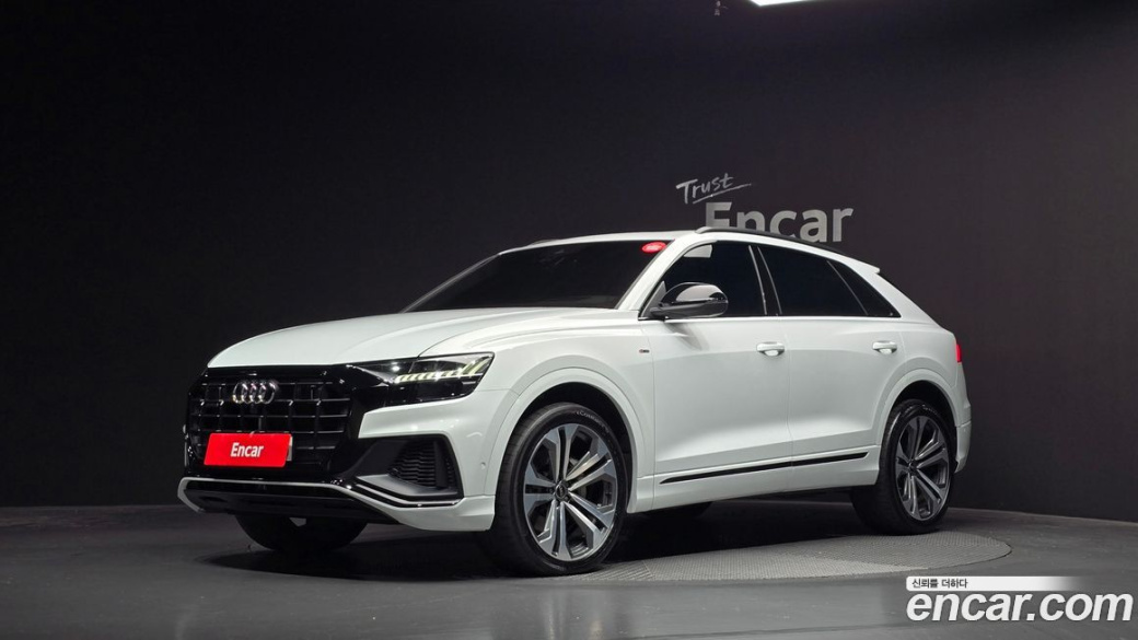 Audi Q8 55 TFSI Quattro Premium, 2023