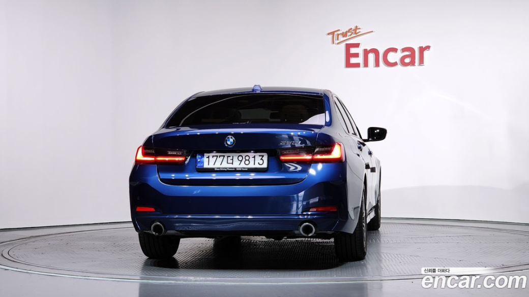 BMW 3-Series 320i, 2023