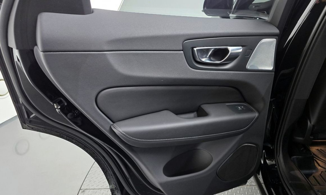 Volvo XC60 B6 R-Design, 2022