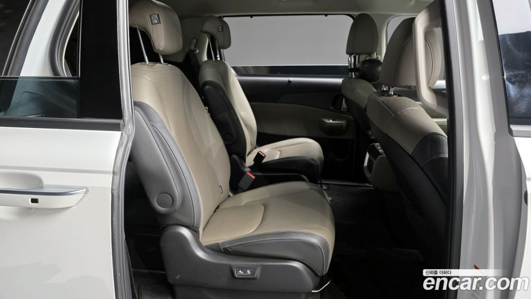 Kia Carnival 9-Seater Noblesse, 2024