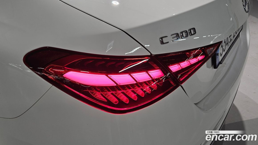 Mercedes-Benz C-Class C300 4MATIC AMG Line, 2023