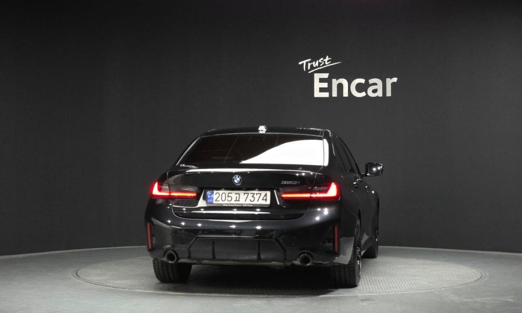 BMW 3-Series 320i M Sport, 2023