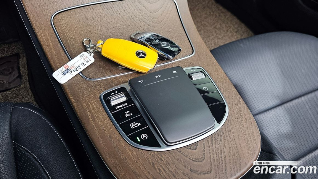 Mercedes-Benz E-Class E220d 4MATIC Exclusive, 2022