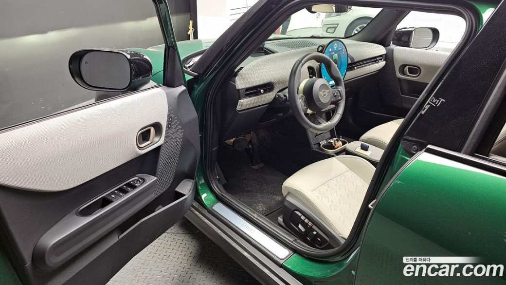 Mini Cooper 5 Door Favoured, 2025
