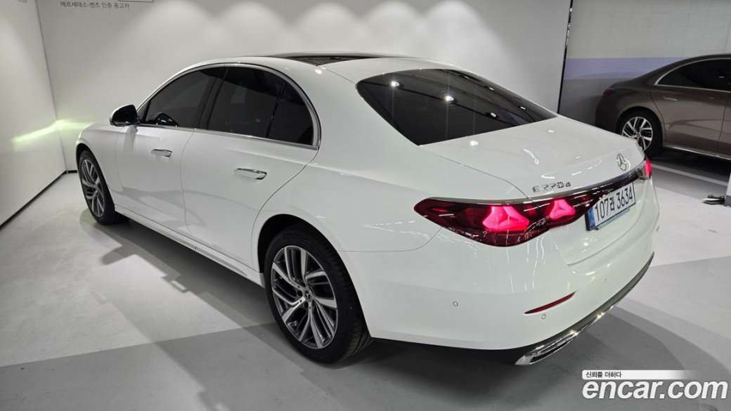Mercedes-Benz E-Class E220d 4MATIC Exclusive, 2025