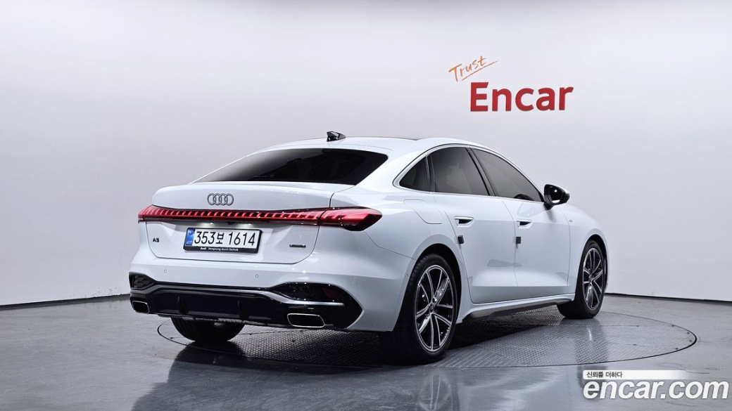 Audi A5 40 TFSI Quattro S Line, 2025