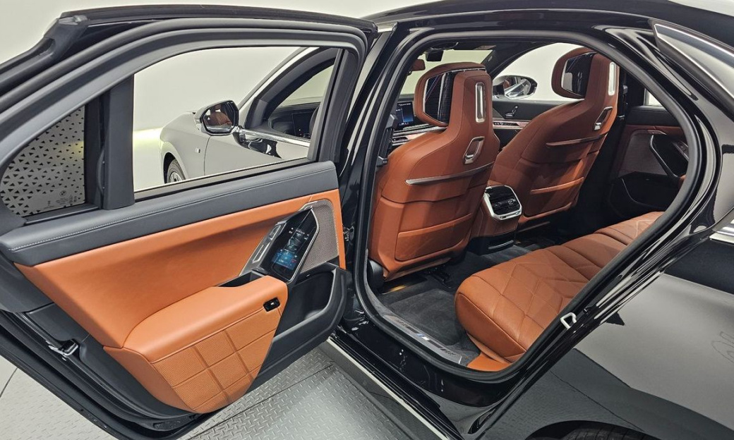 BMW 7-Series 740d xDrive M Sport, 2025