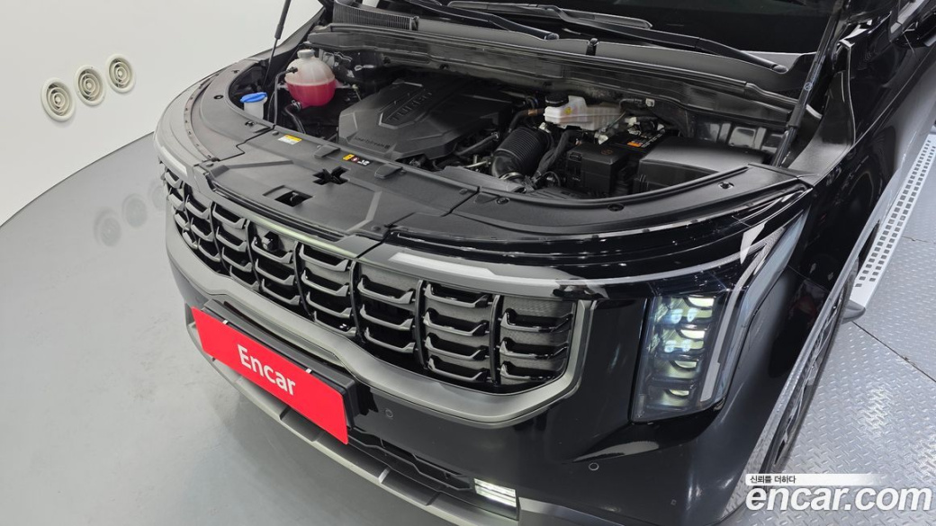 Kia Carnival 9-Seater Gravity, 2025