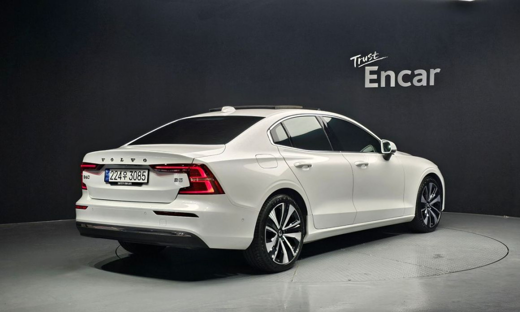 Volvo S60 B5 Ultimate Bright, 2024