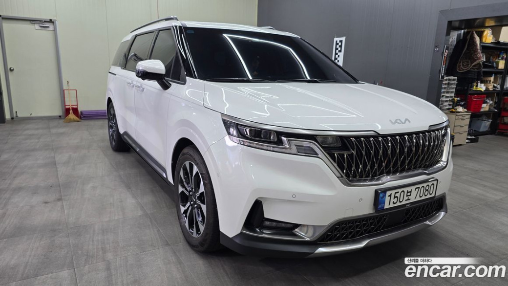 Kia Carnival 7-Seater Signature, 2023