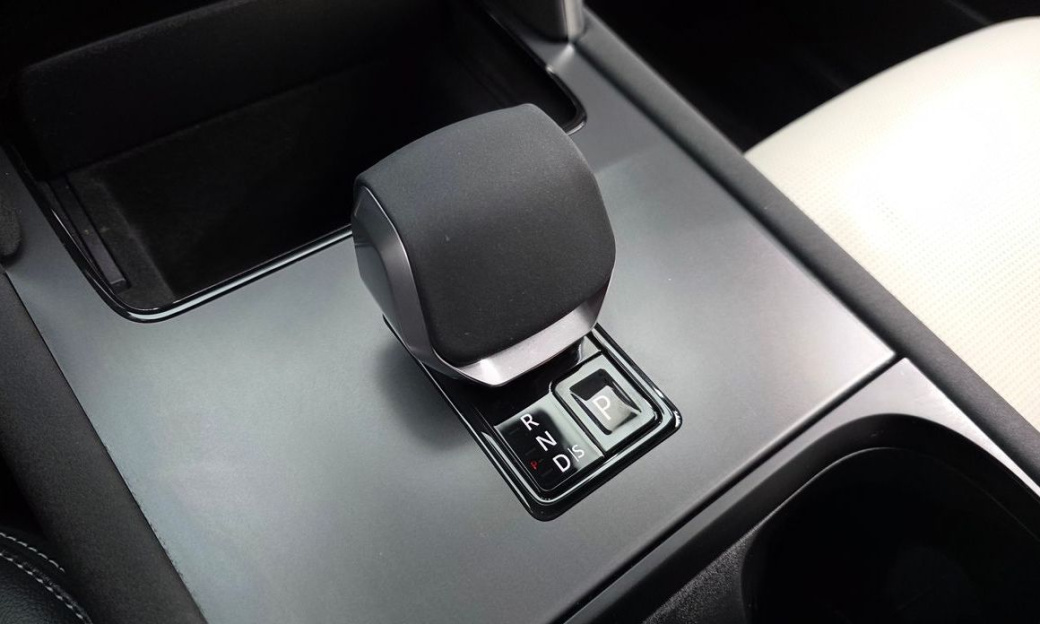 Land Rover Discovery Sport P250 Dynamic SE, 2025