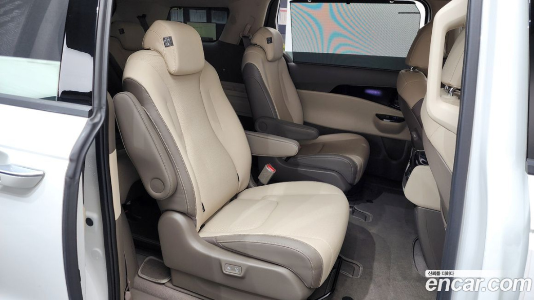 Kia Carnival 9-Seater Signature, 2023