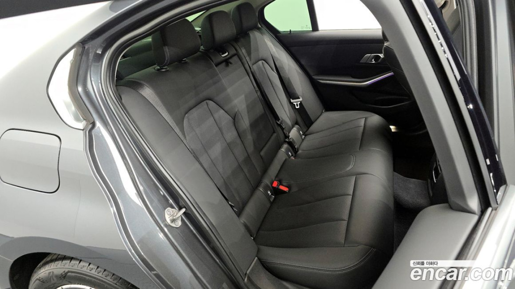 BMW 3-Series 320i, 2022